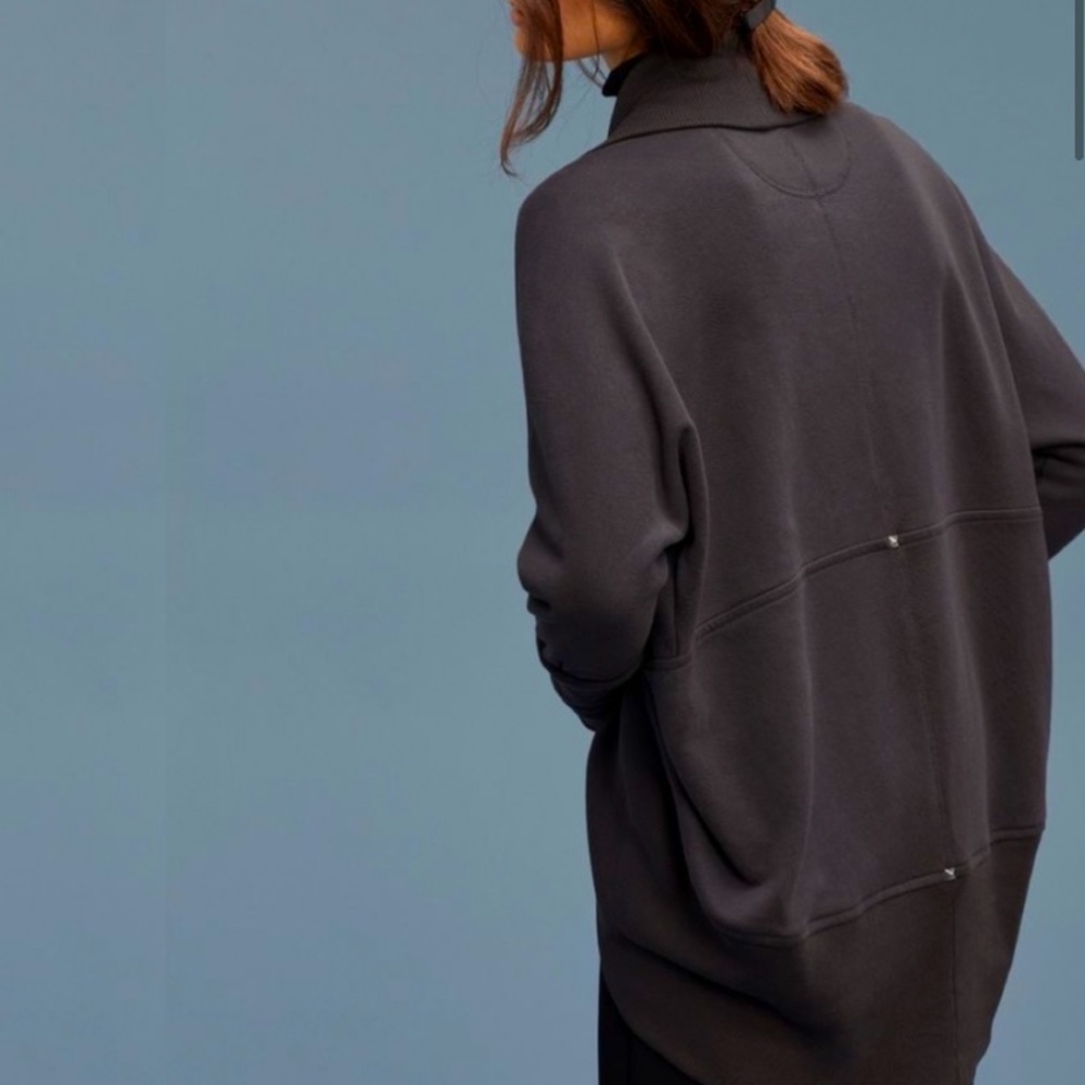 WILFRED CARDIGAN SWEATER IN NAVY